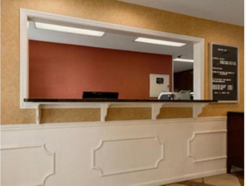 Baymont By Wyndham Greenwood Esterno foto