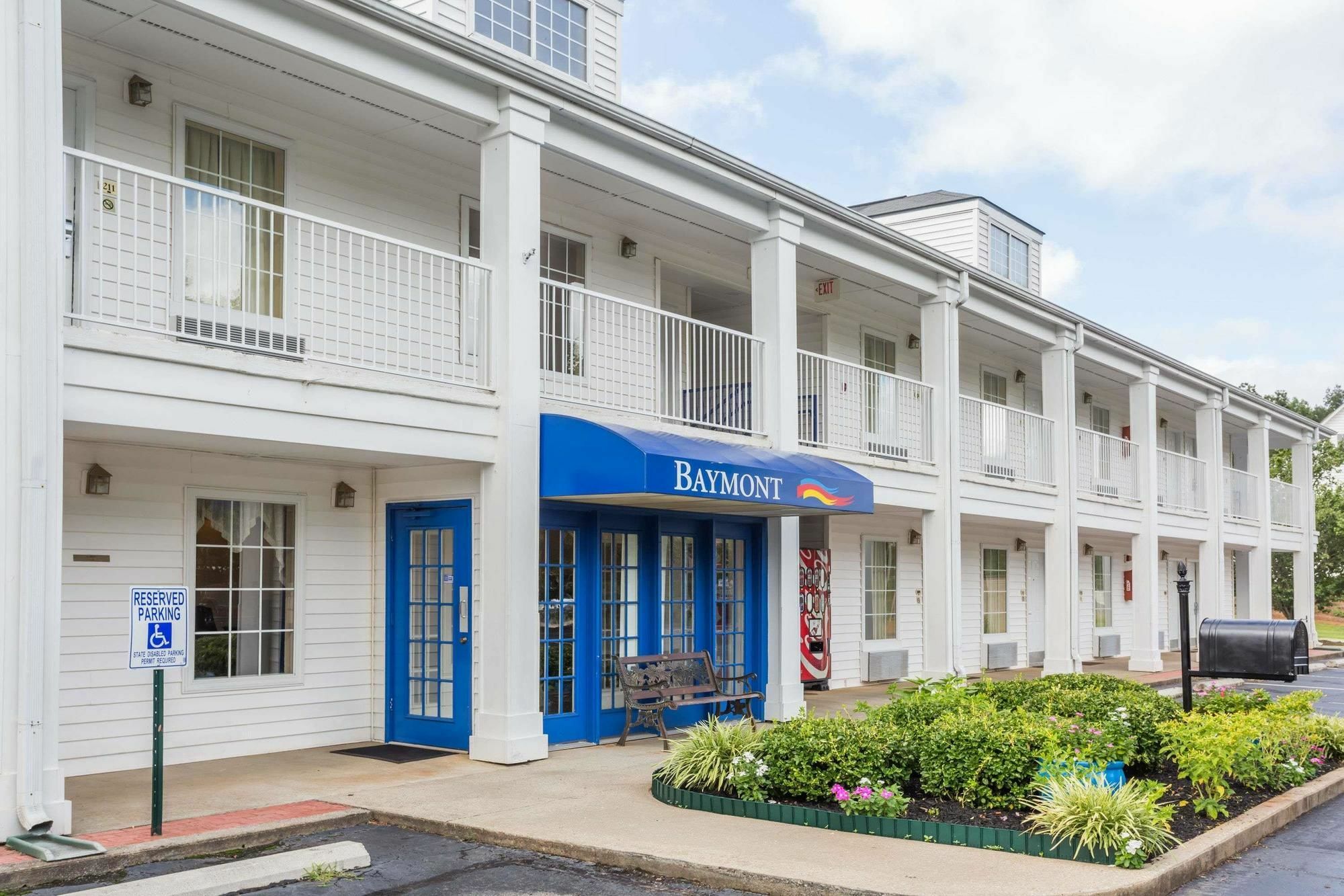 Baymont By Wyndham Greenwood Esterno foto